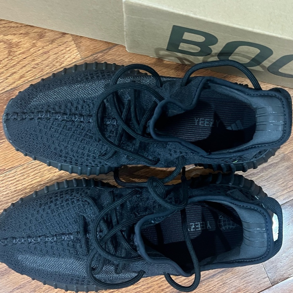 Yeezy boost 350 Size 9